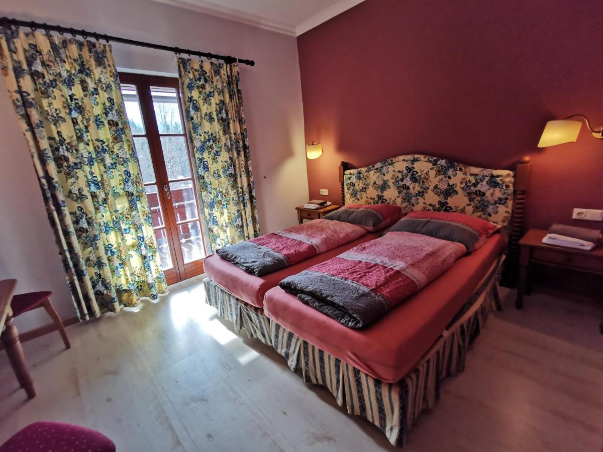 Landhotel Kastanienhof Gundersheim 外观 照片